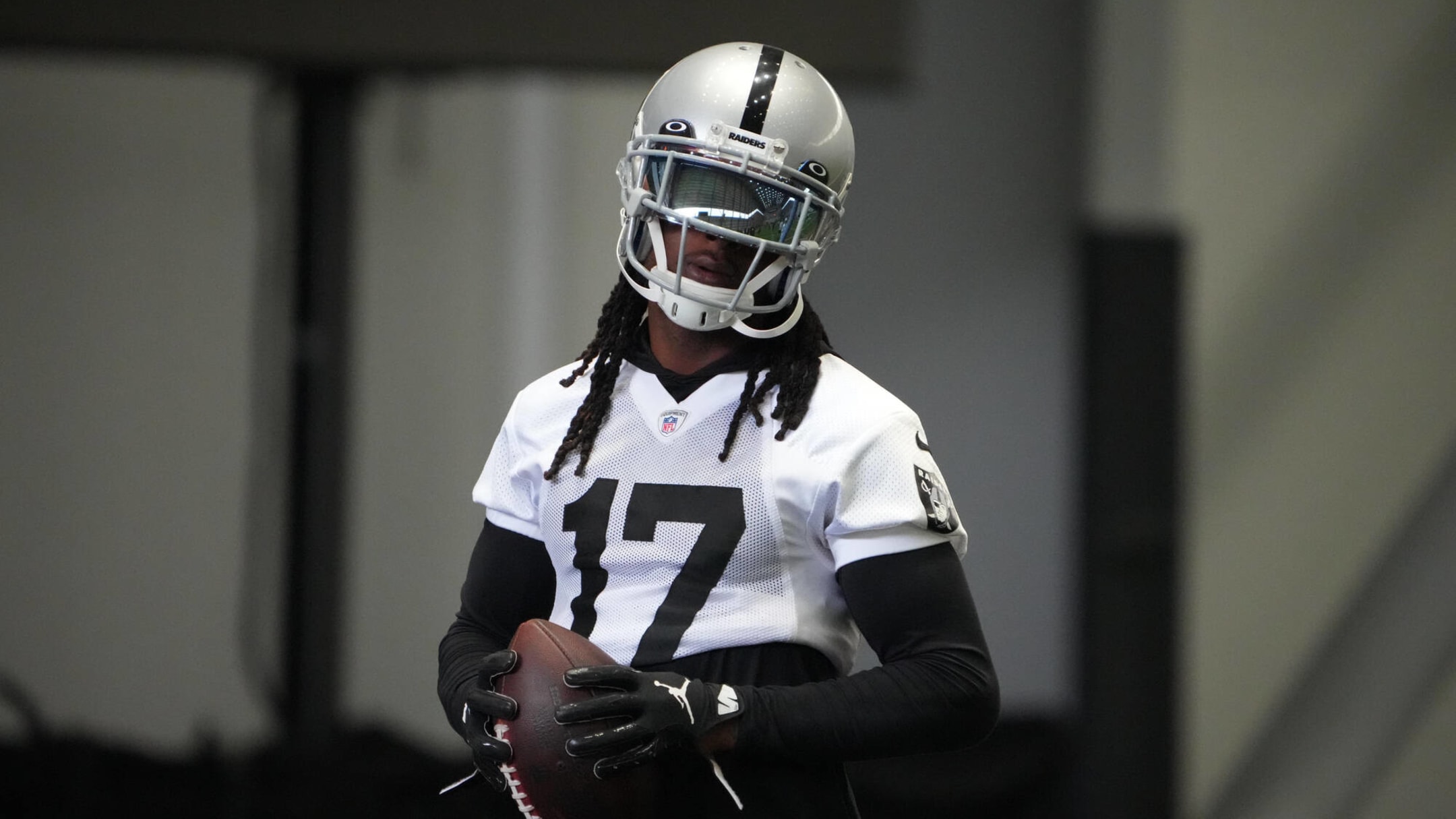 Davante Adams should request a trade from the Las Vegas Raiders