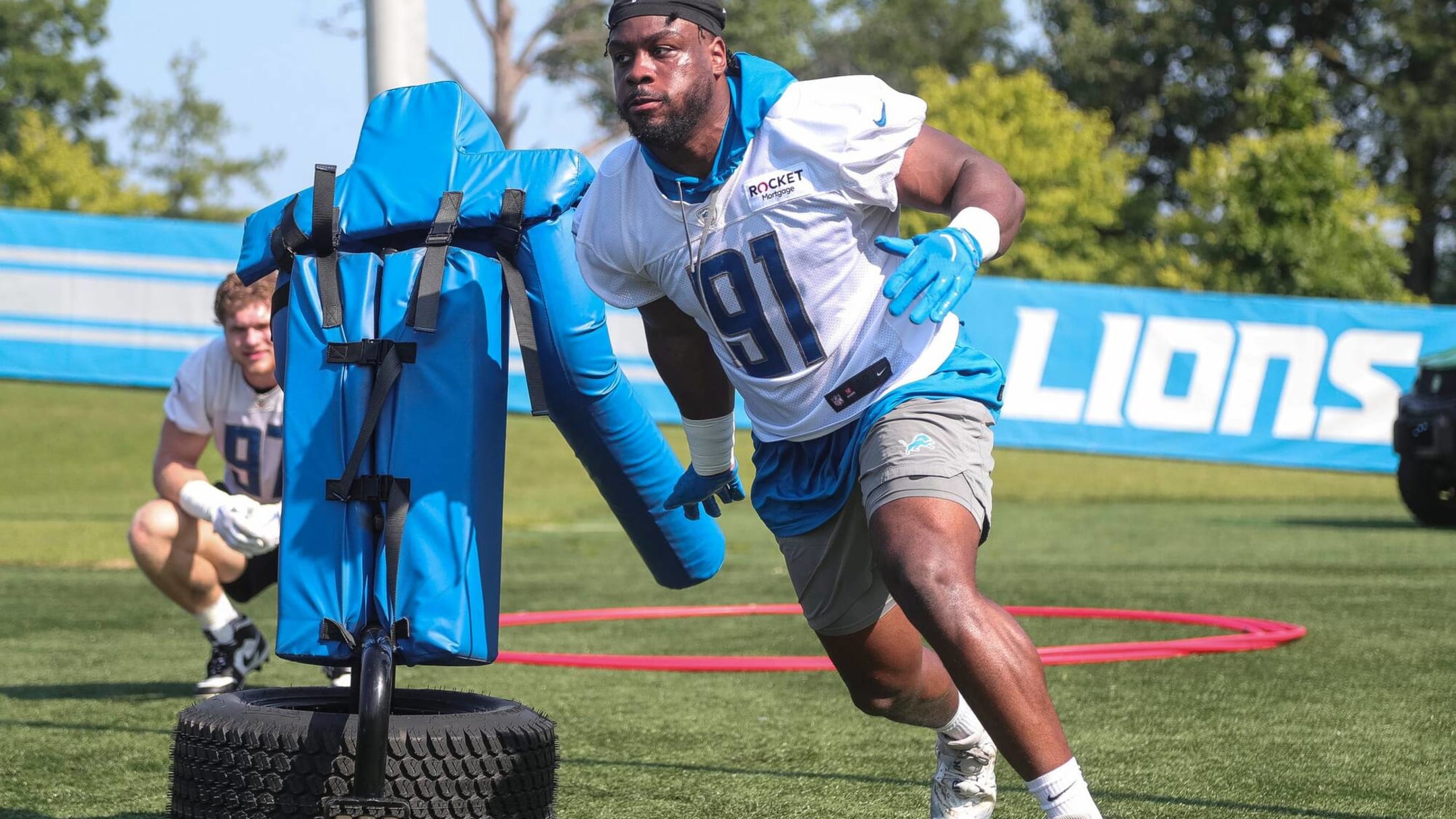 Detroit Lions Aaron Glenn Pleased With Levi Onwuzurike's Return