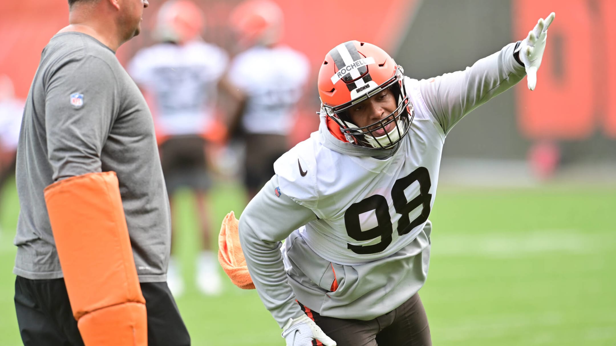 Former Browns Player Signs With The Raiders