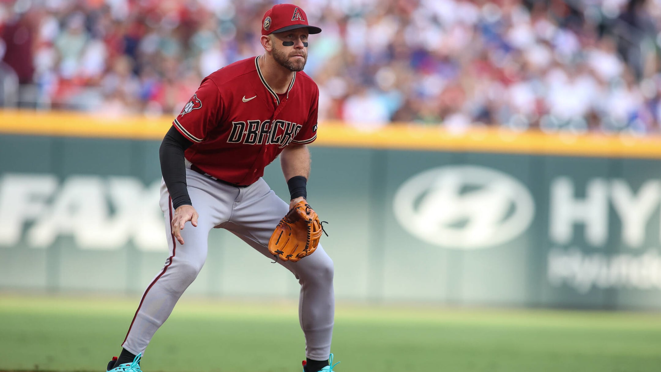 Diamondbacks send Evan Longoria to 10-day IL, recall Josh Rojas