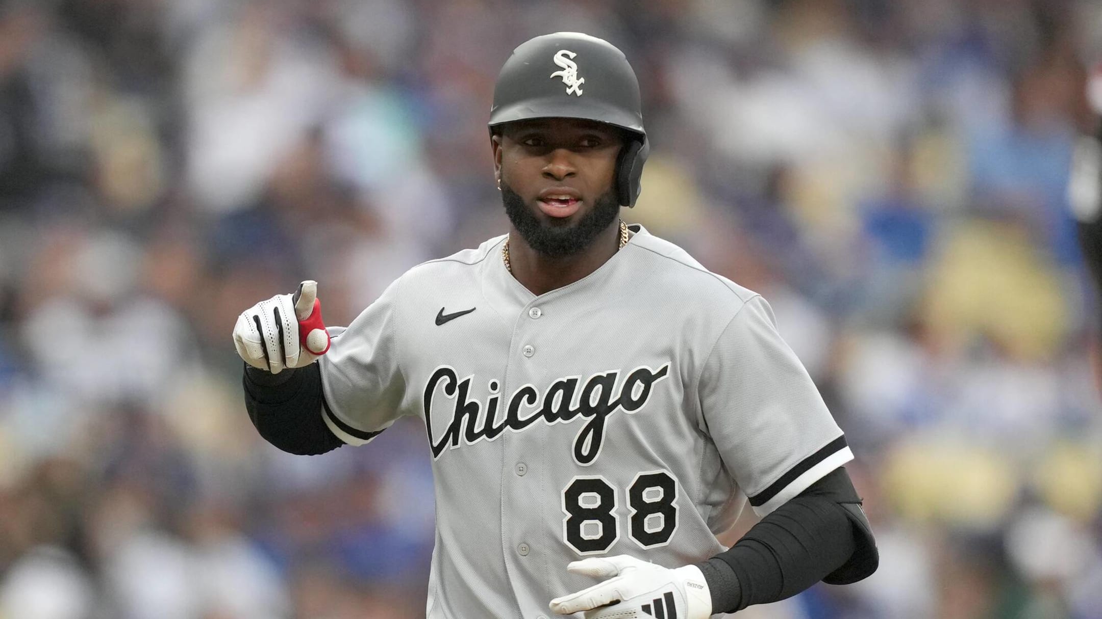 White Sox' Outfielder Luis Robert Away From Team - On Tap Sports Net