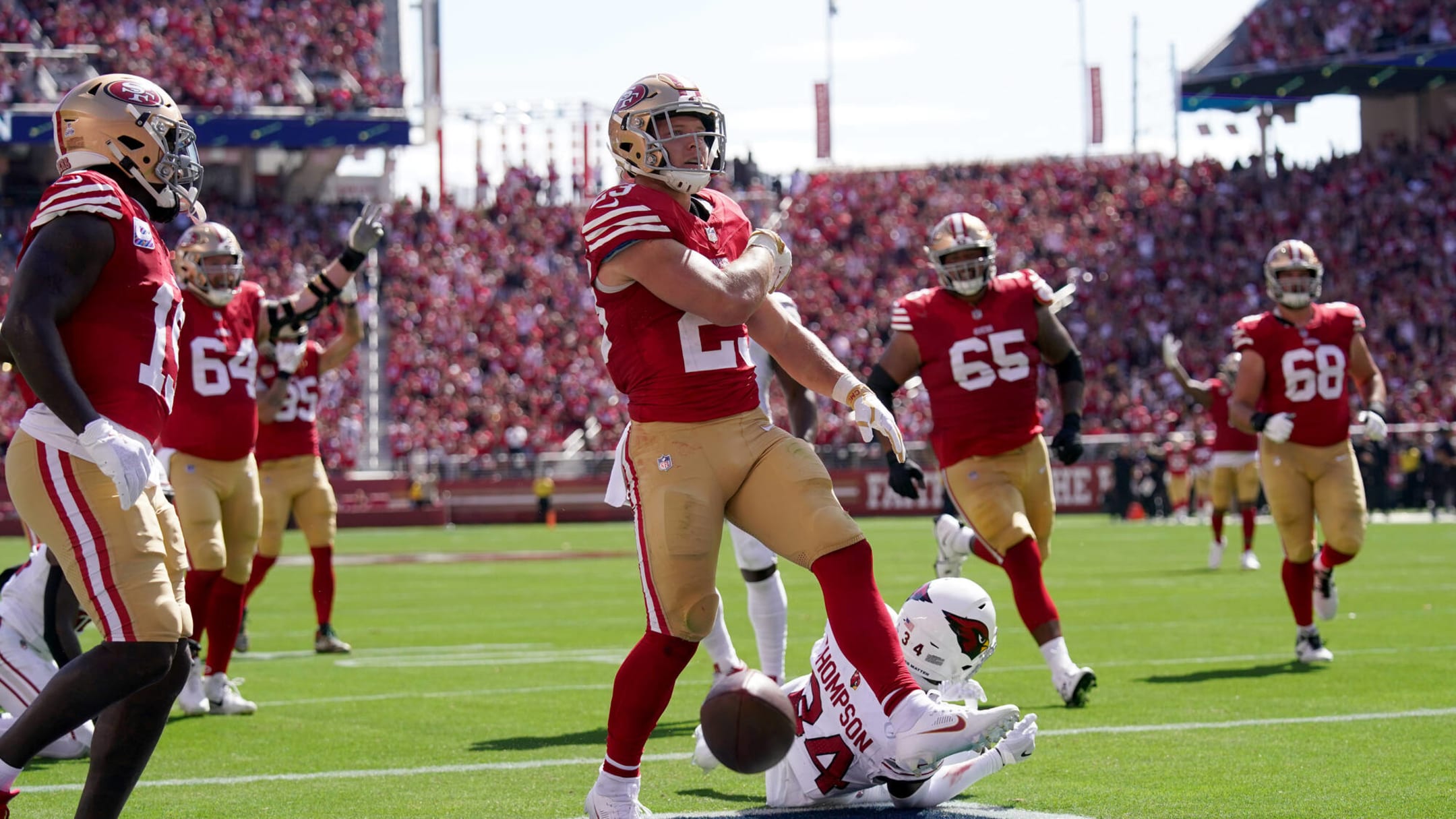 Christian McCaffrey's monster performance powers 49ers to 35-16 win over  Cardinals