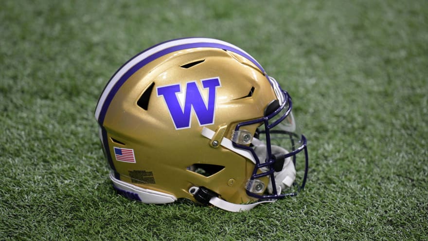 Huskies Land Washington and Green from Transfer Portal