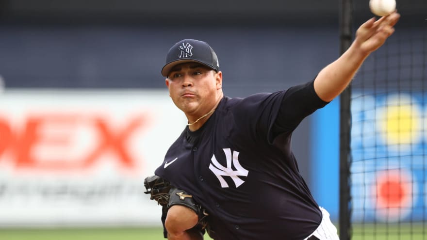 Red Sox sign veteran righty Sal Romano to minor-league deal