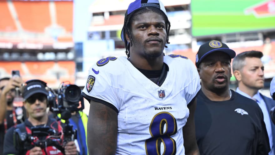 Lamar Jackson: Breaking News, Rumors & Highlights