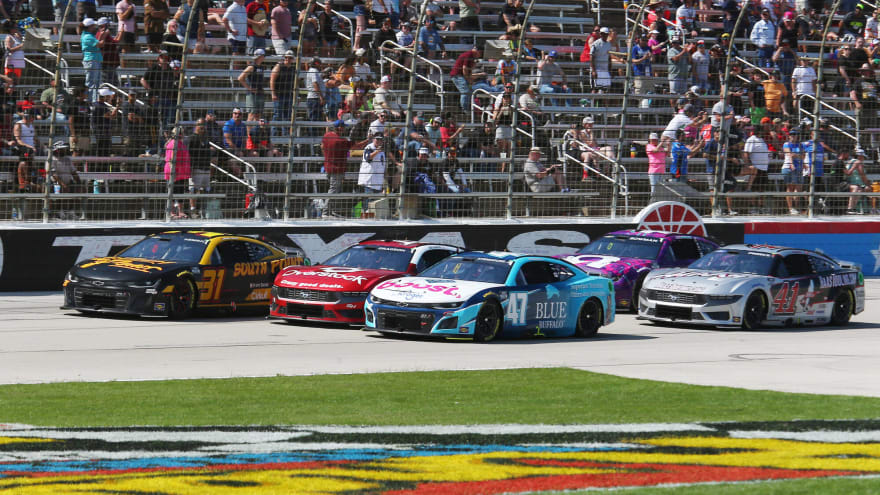 Ricky Stenhouse Jr. climbs into Kyle Busch pit box, parks in his stall after getting wrecked by No. 8 car