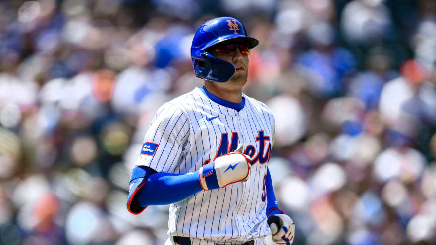 Mets star outfielder goes down with an injury