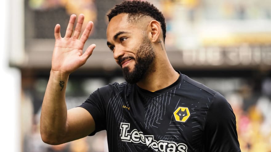 Manchester United prepared to double Wolves striker’s wages
