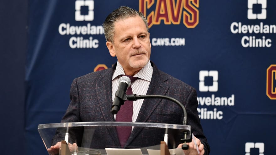 Dan Gilbert&#39;s Letter That Ruined Lakers Trade For Chris Paul Goes Viral Amid Donovan Mitchell Rumors