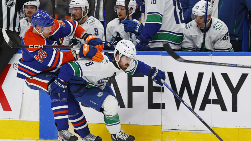  Boeser strikes late as Canucks’ comeback effort comes up just short in 3-2 loss to Oilers