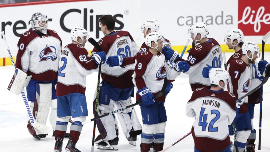 Avalanche move on to second round in playoffs