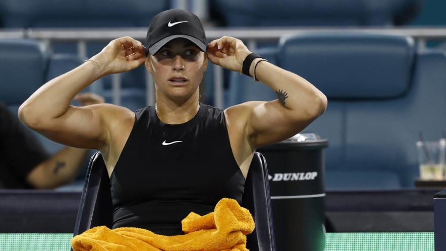'You did an incredible job,' Aryna Sabalenka falls just short of the finish line against Iga Swiatek at the Madrid Open Final