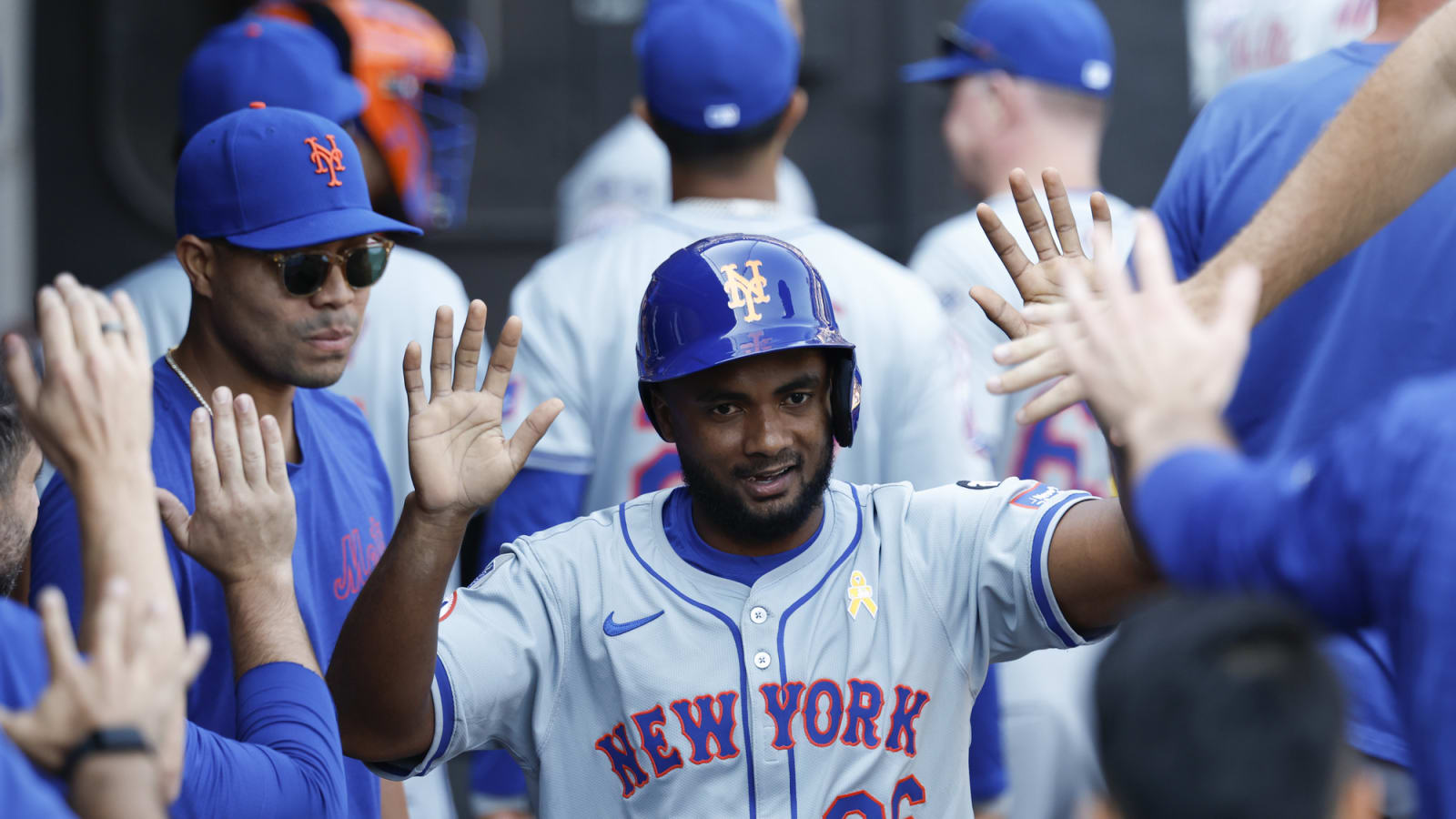 Yankees Sign Pablo Reyes To Minor League Deal