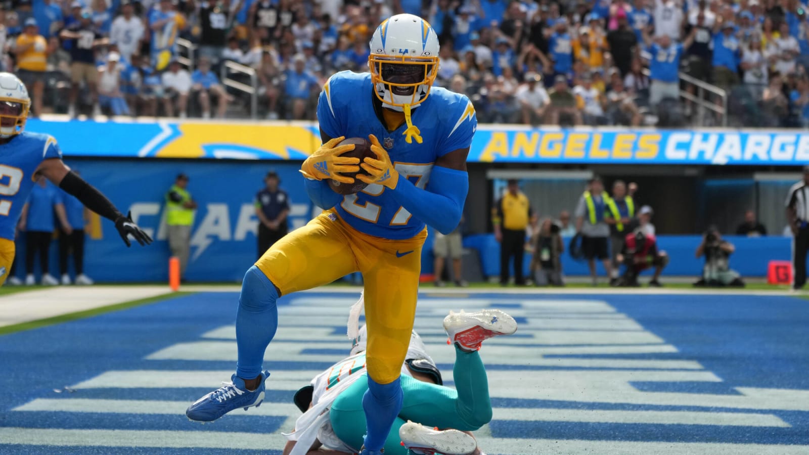  Warrant Issued For Los Angeles Chargers Star Cornerback