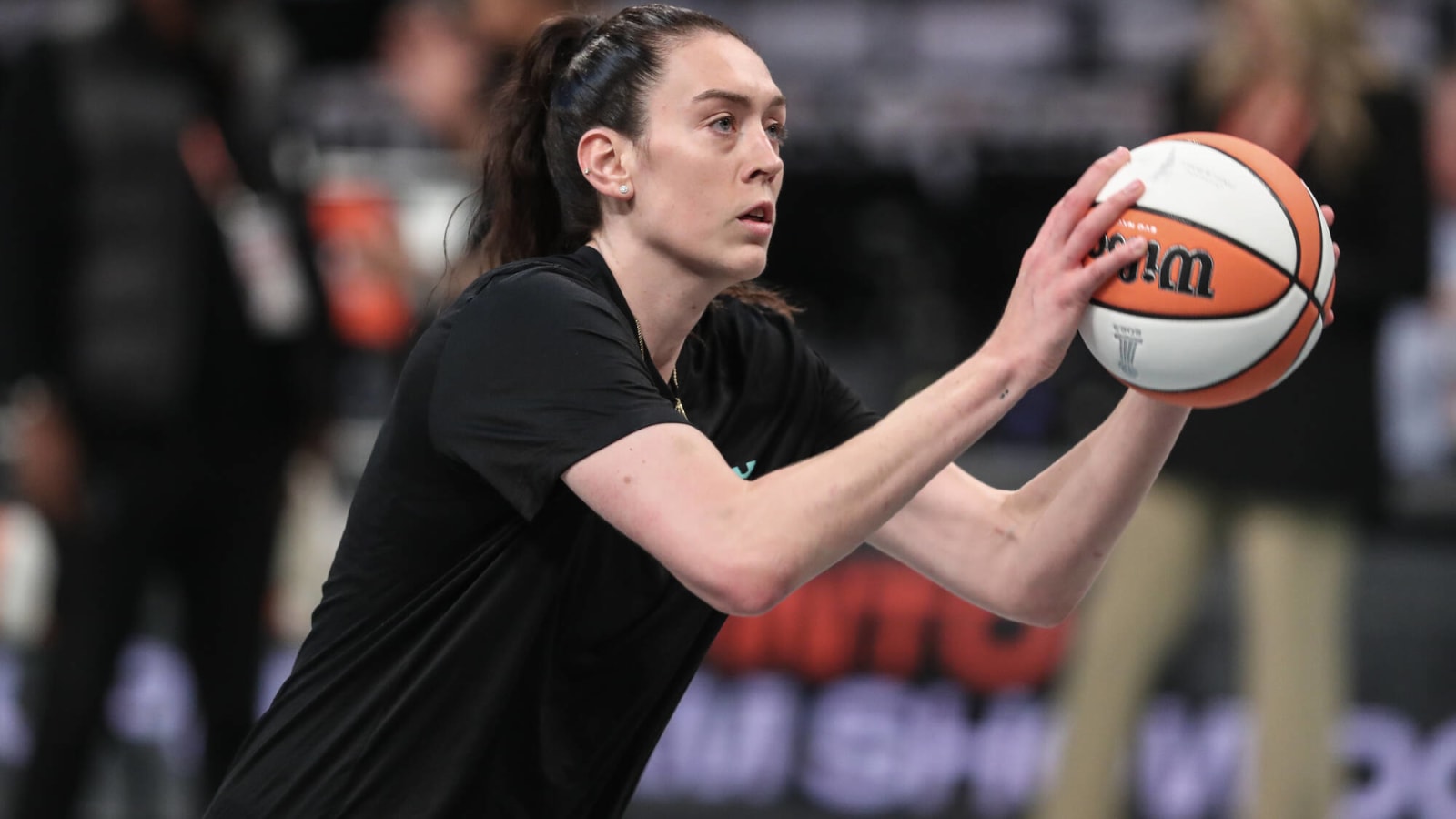 Iowa Hawkeyes: Breanna Stewart Issues Brutally Real Take on Caitlin Clark’s GOAT Status