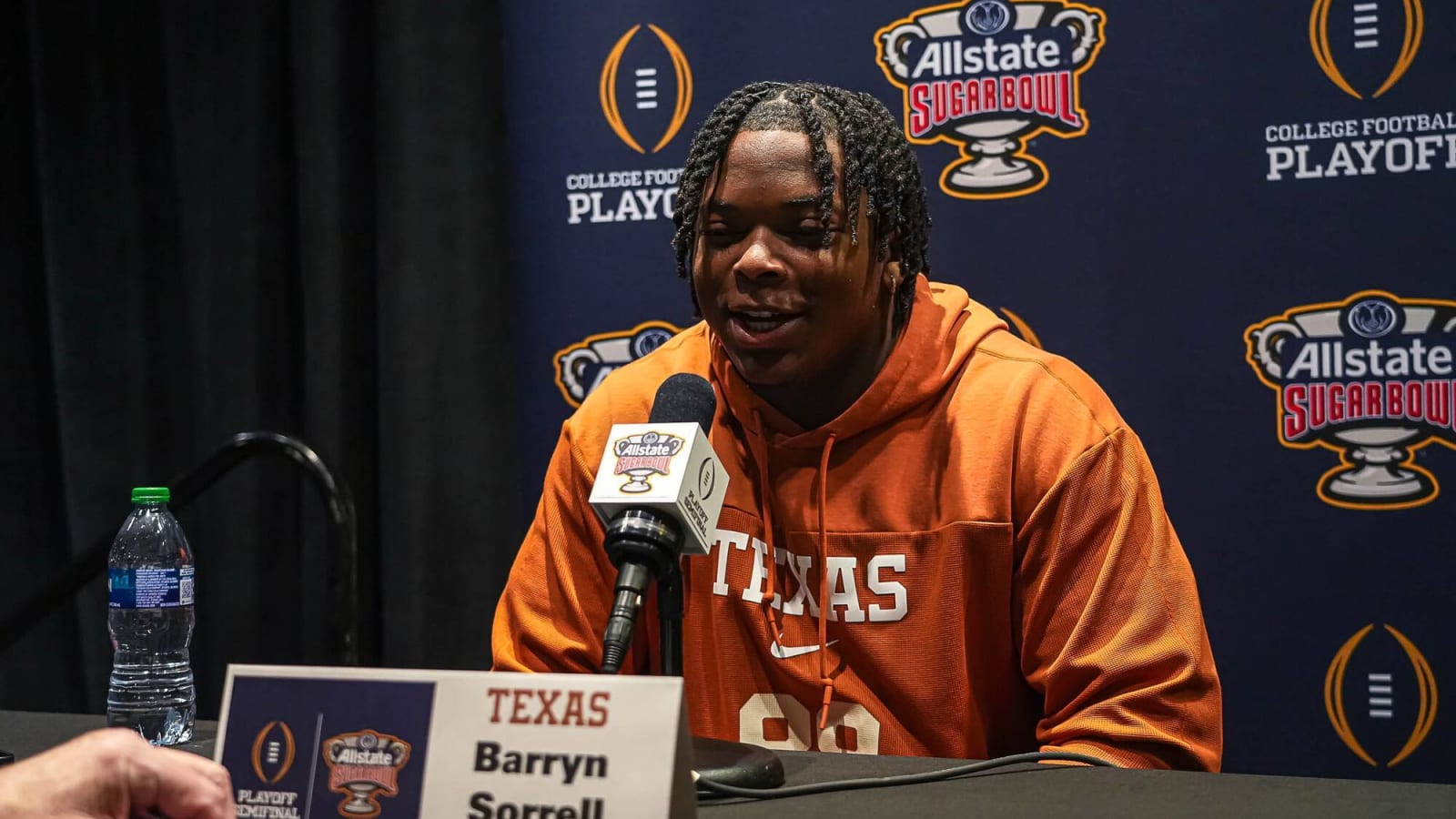 Report: Texas EDGE Barryn Sorrell returning for 2024 season
