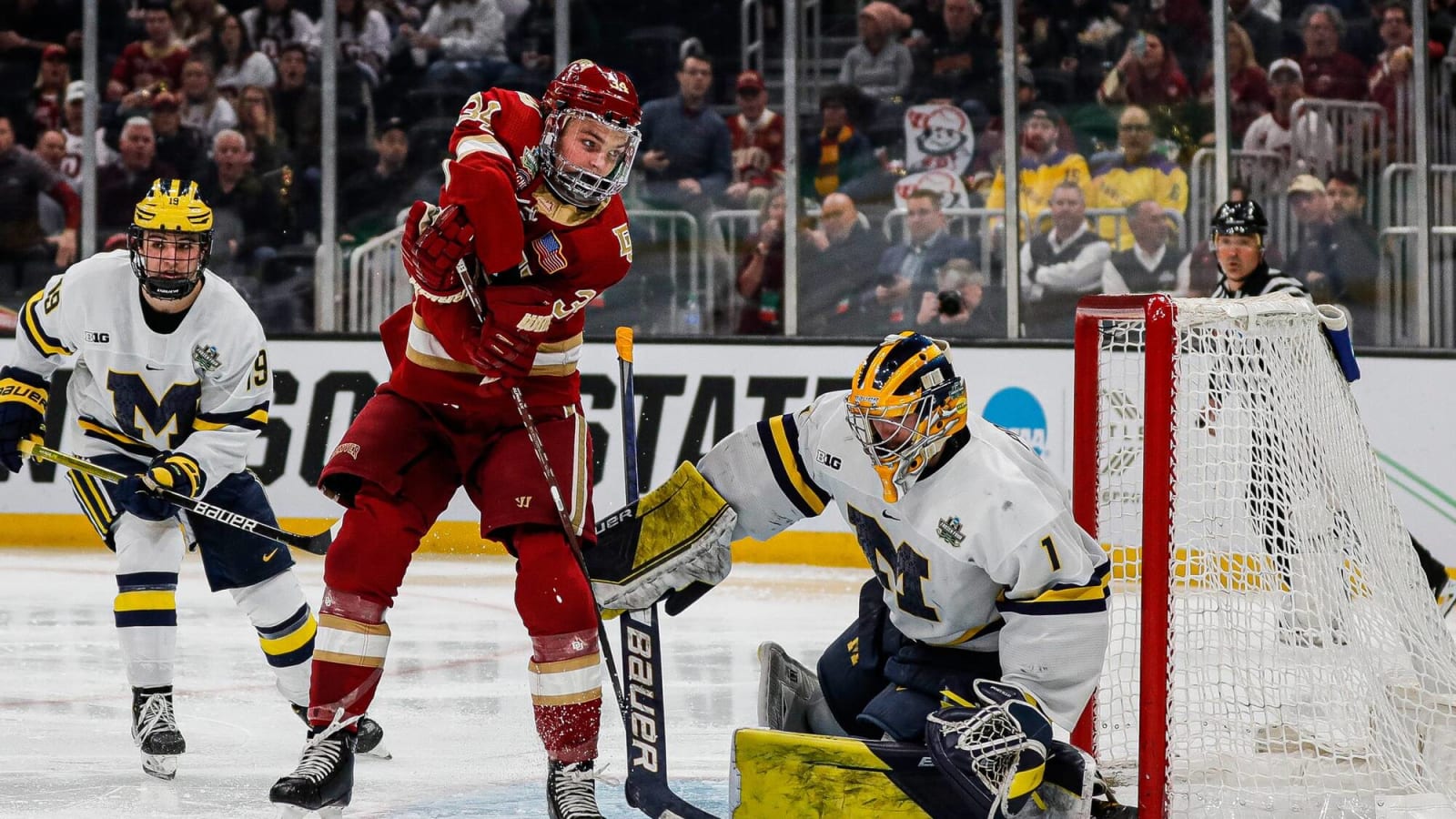 Mazur Posts Two Assists to Help USA Stay Undefeated at WC