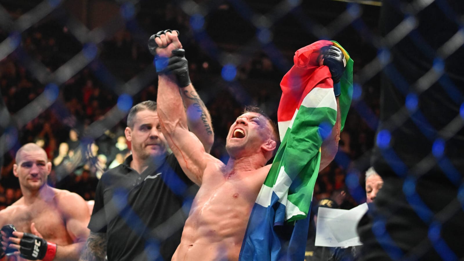 Dricus Du Plessis Dethrones Sean Strickland in UFC Fight Night 297 Main Event