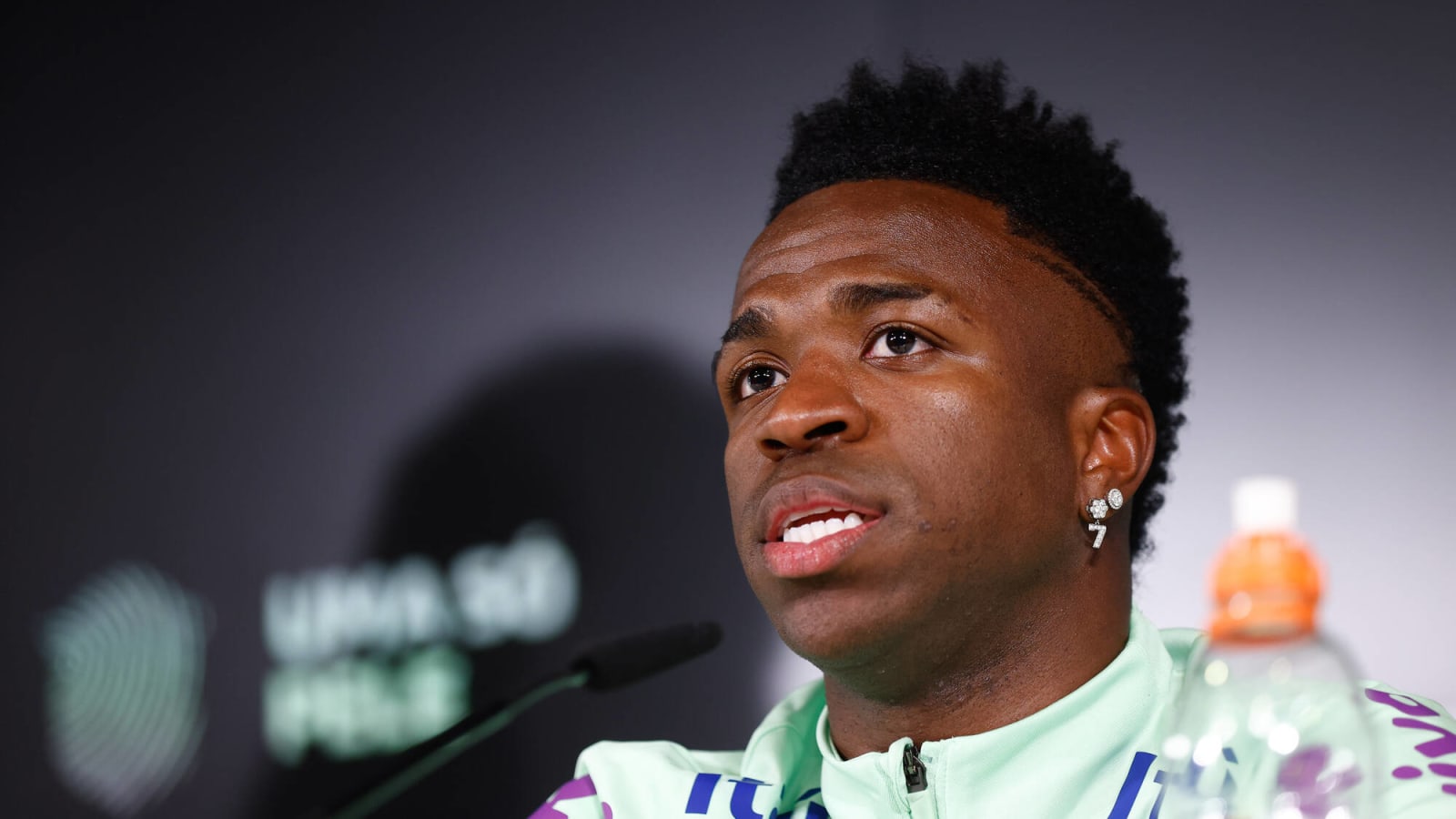 Manchester United star sends supportive message to Vinicius Junior after emotional breakdown