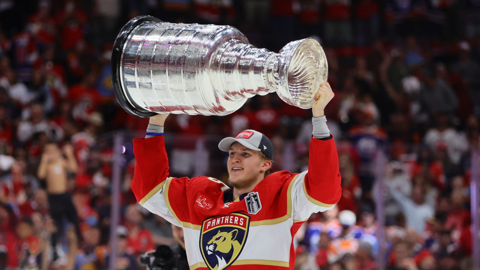 Florida Panthers Lock Up Anton Lundell with New Contract