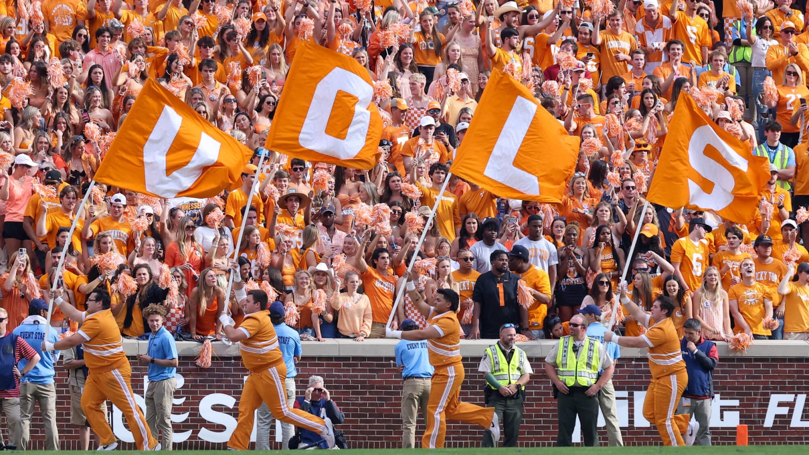 Tennessee Vols fans get first look of Neyland Stadium in EA Sports&#39; new College Football 25 trailer video