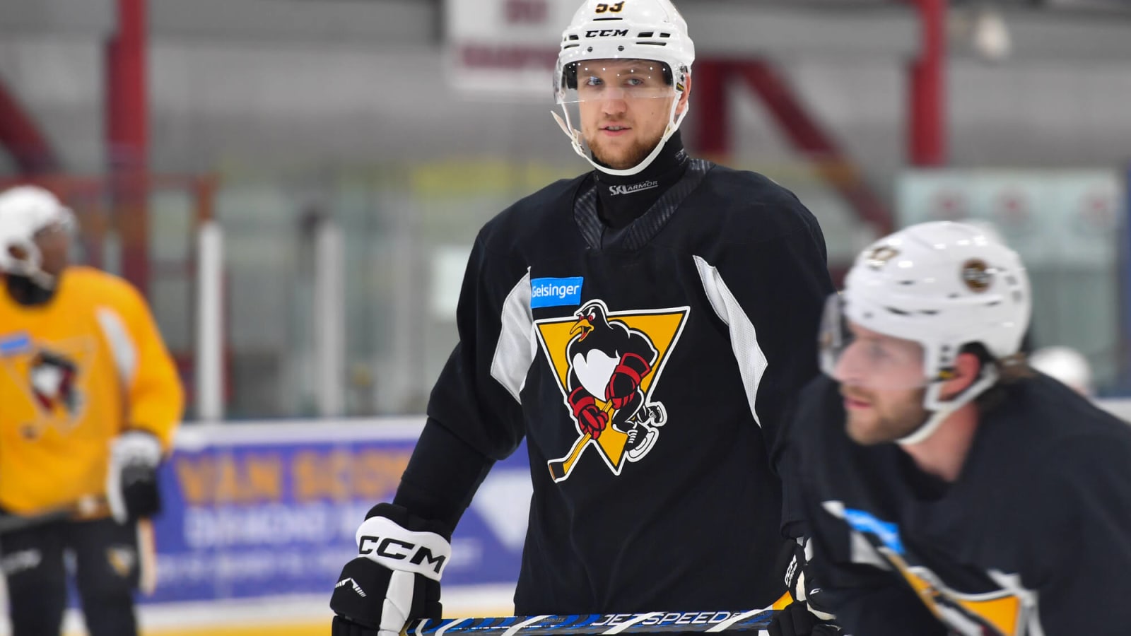 Penguins Sign Defenseman Dmitri Samorukov to 1-Year Deal