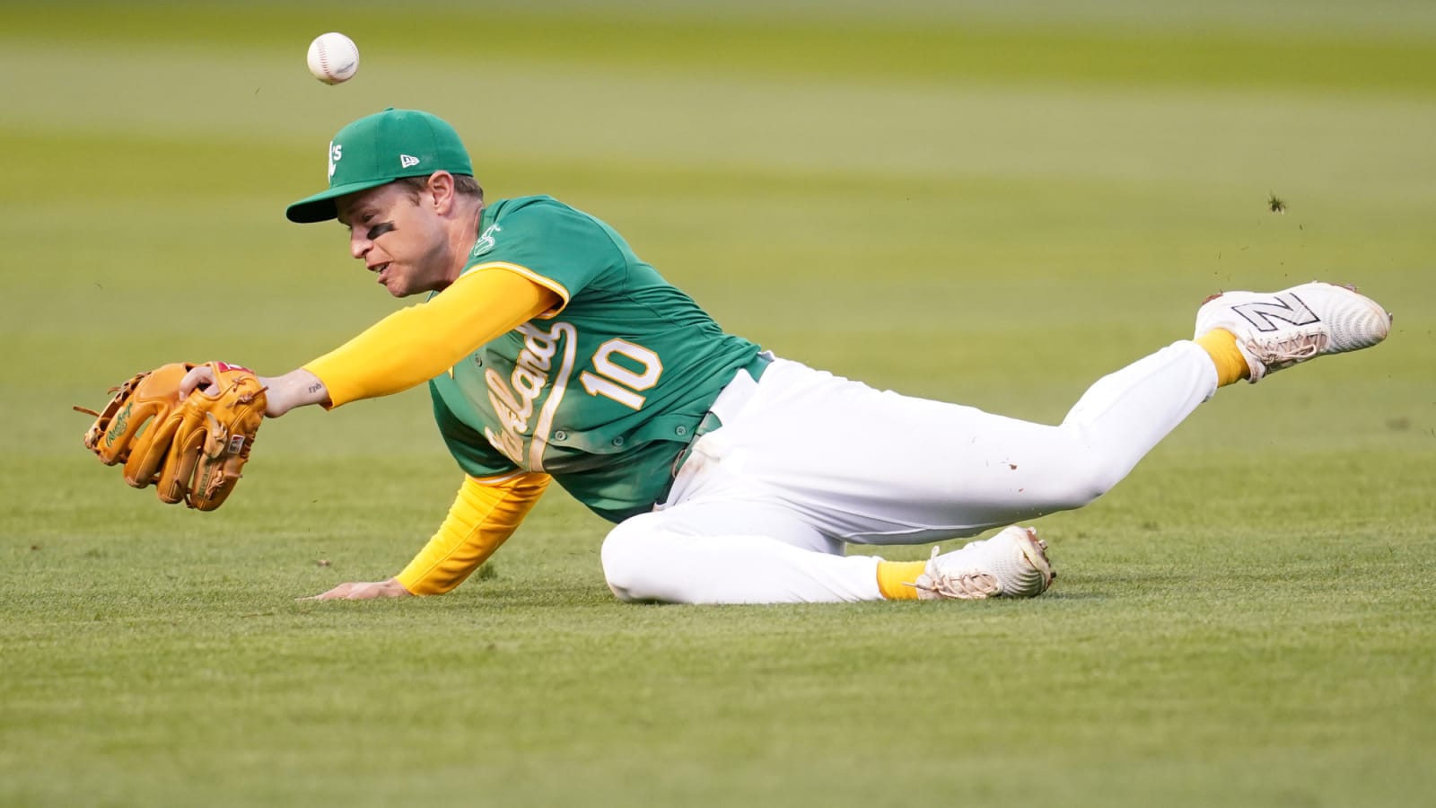 Braves swing annual trade with the Athletics