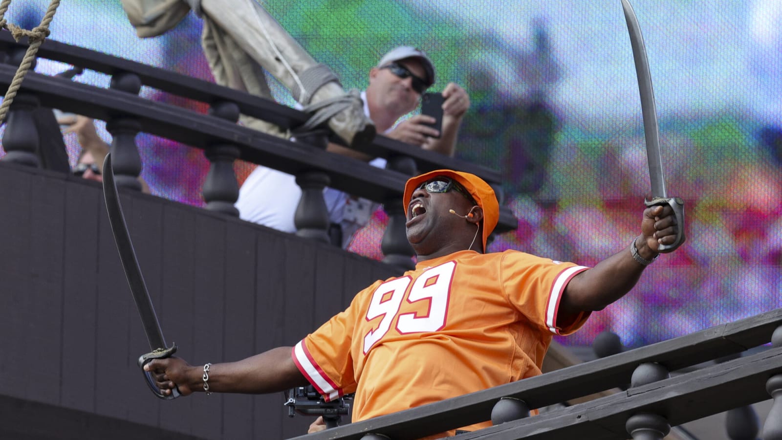 Warren Sapp Joins Deion Sanders’ Colorado Coaching Staff