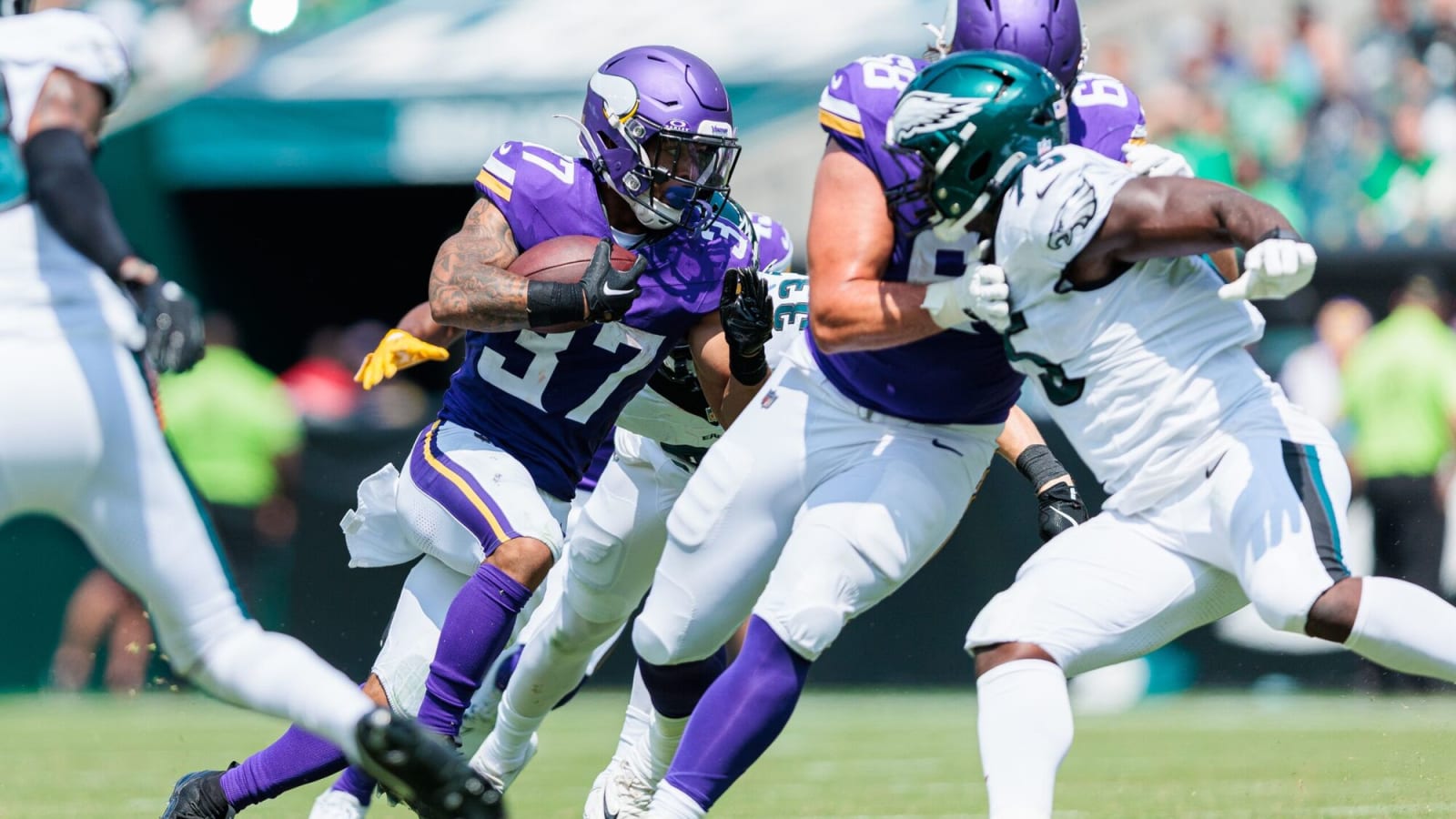 Minnesota Vikings Cut Bait with RB, Sign TE to Active Roster