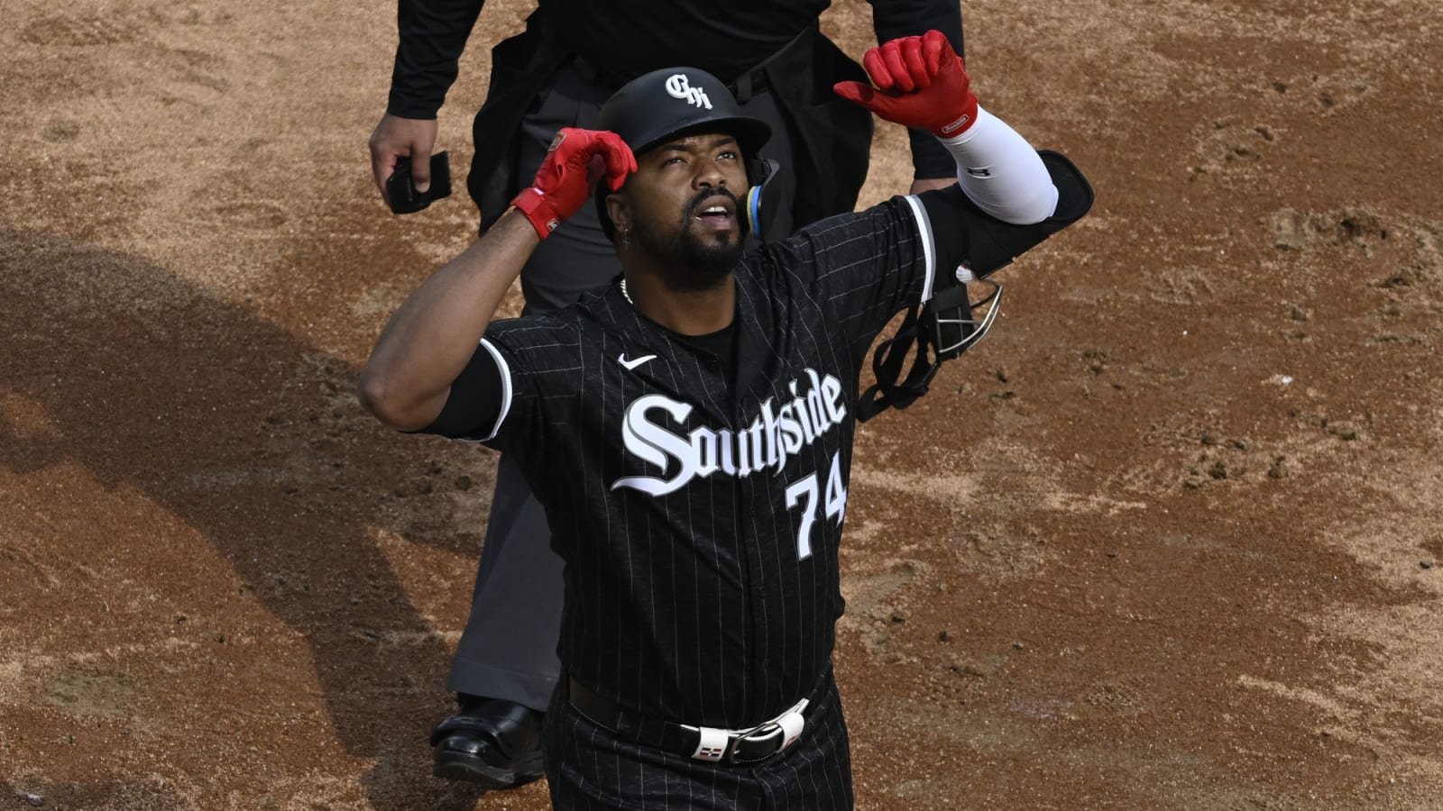 White Sox Provide Injury Updates on Eloy Jimenez, Yoan Moncada