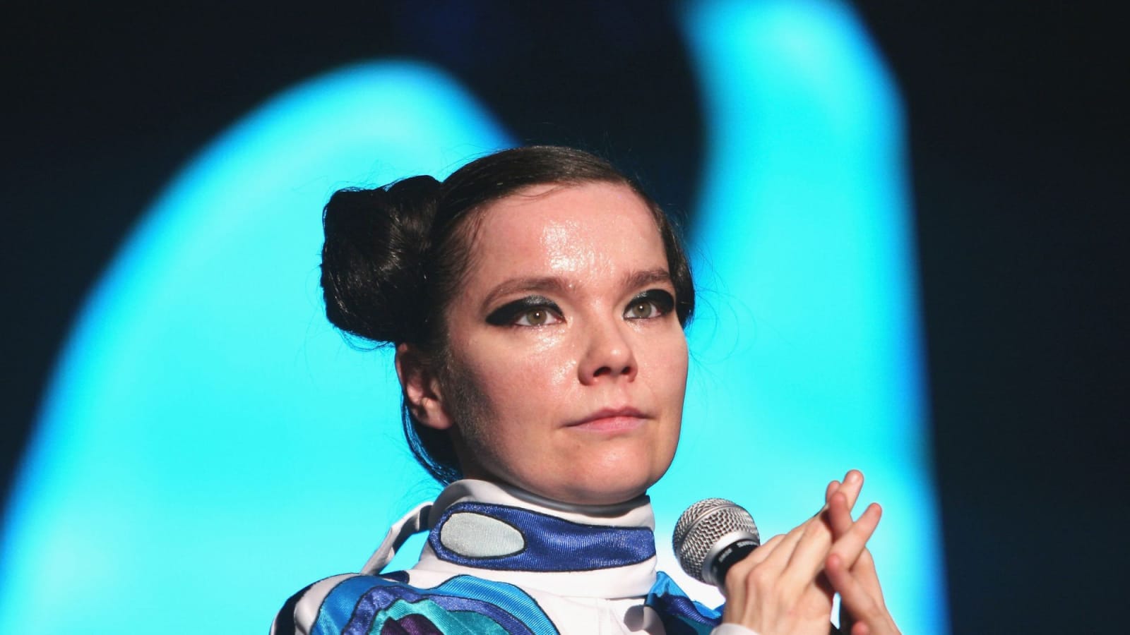 Björk Says Spotify Is the &#39;Worst Thing That Has Happened to Musicians&#39;