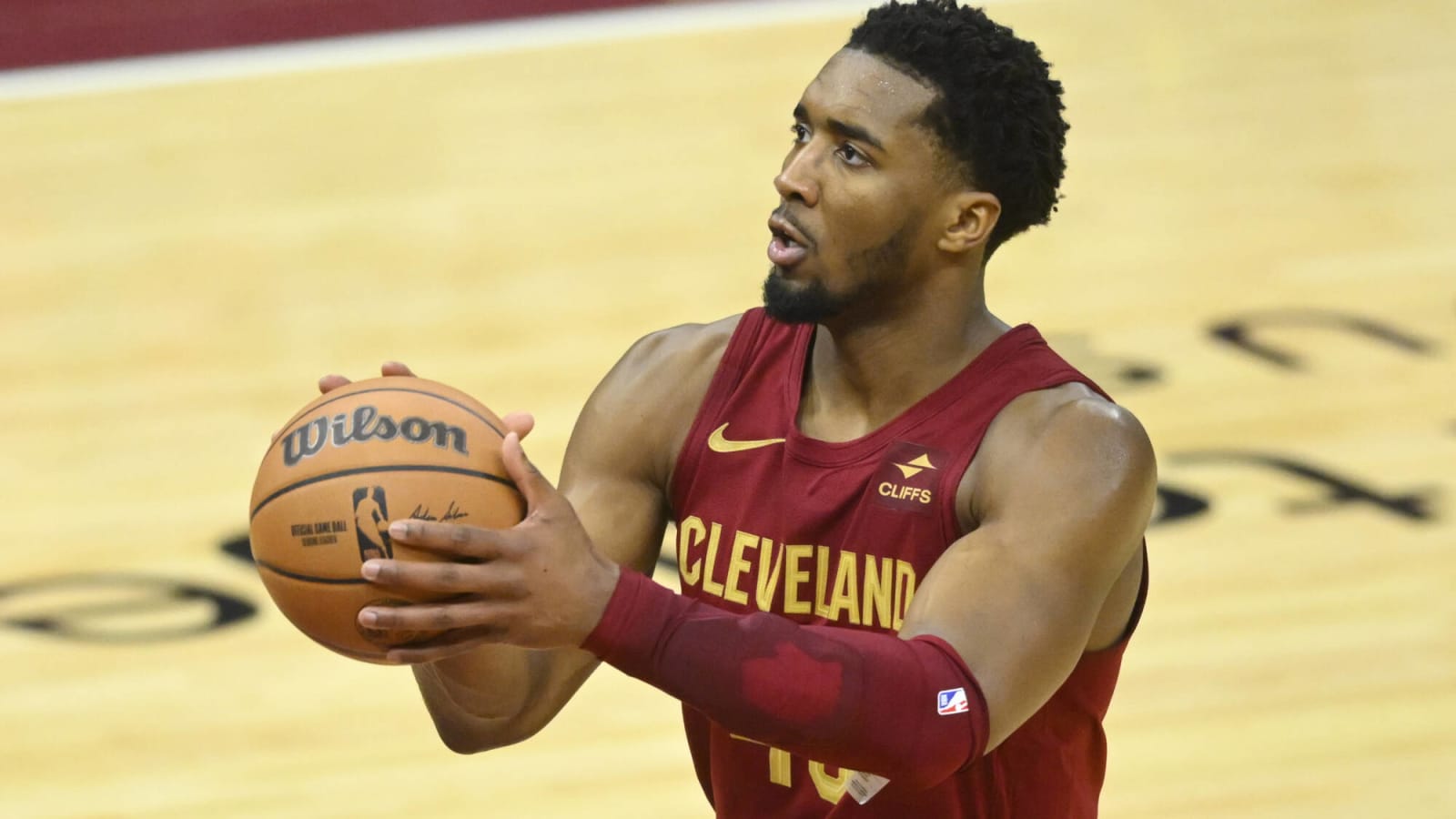 Donovan mitchell top