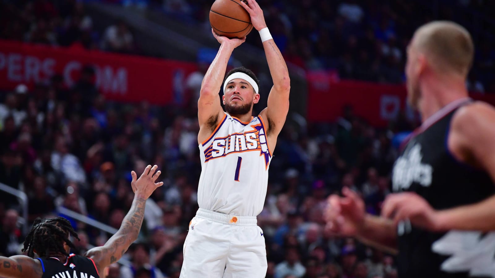 Devin Booker Wants The Lakers To Win To Help The Sun Get The 6th Seed