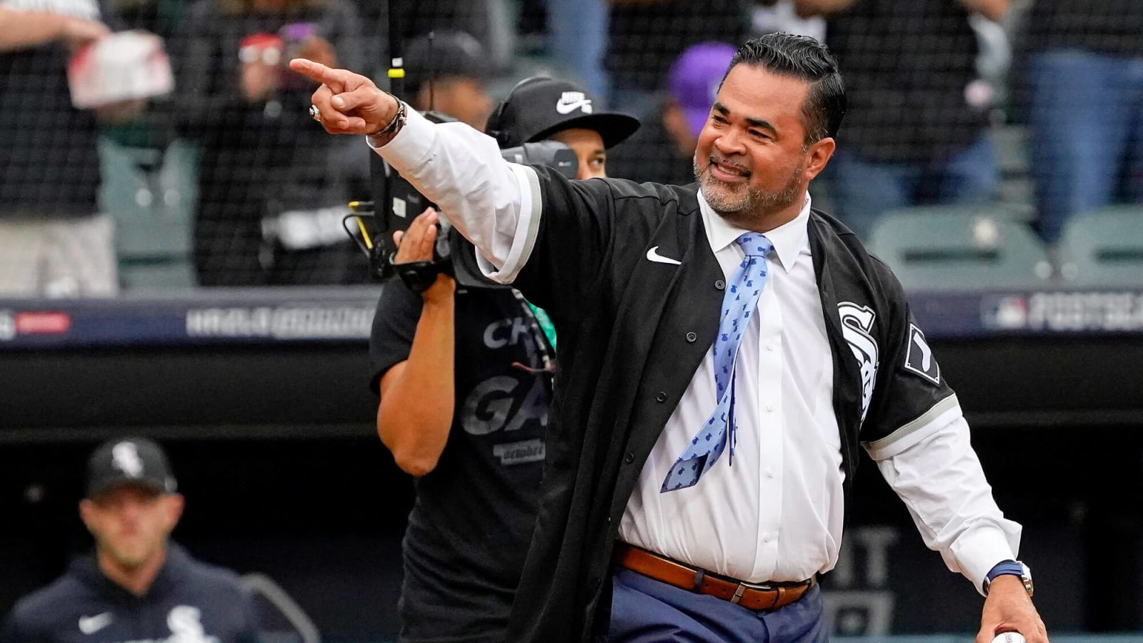 Ozzie Guillen-led Tiburones advance to Caribbean Series