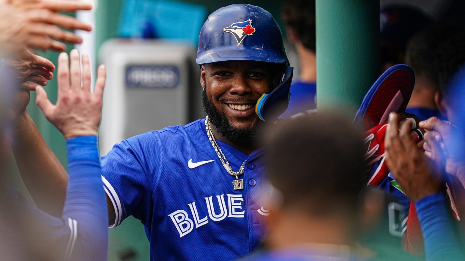 Blue Jays officially sign Vladimir Guerrero Jr. to a 14-year, $500 million extension