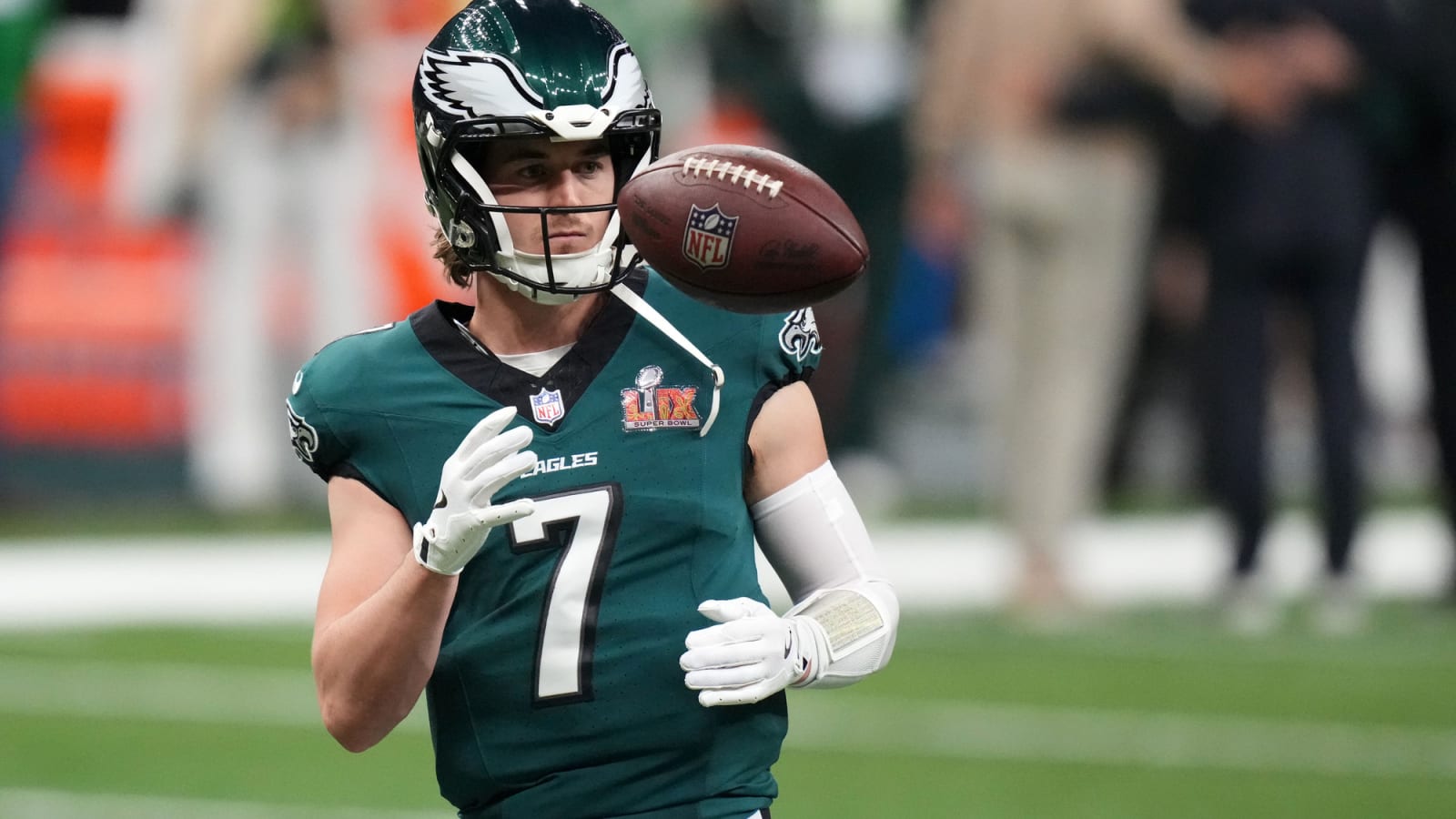 Trade: Eagles Trading QB Kenny Pickett For Browns QB Dorian Thompson-Robinson