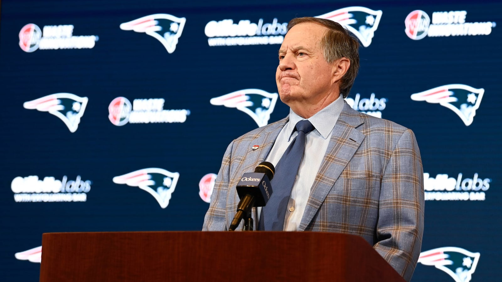 Bill Belichick hilariously snubs the ‘biased’ Patriots documentary during his appearance for the Tom Brady roast special