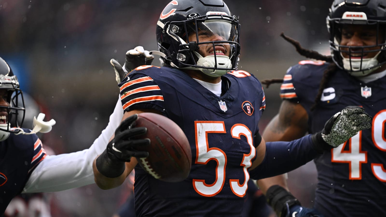 Bears LB T.J. Edwards Wants Matt Eberflus to Return in 2024