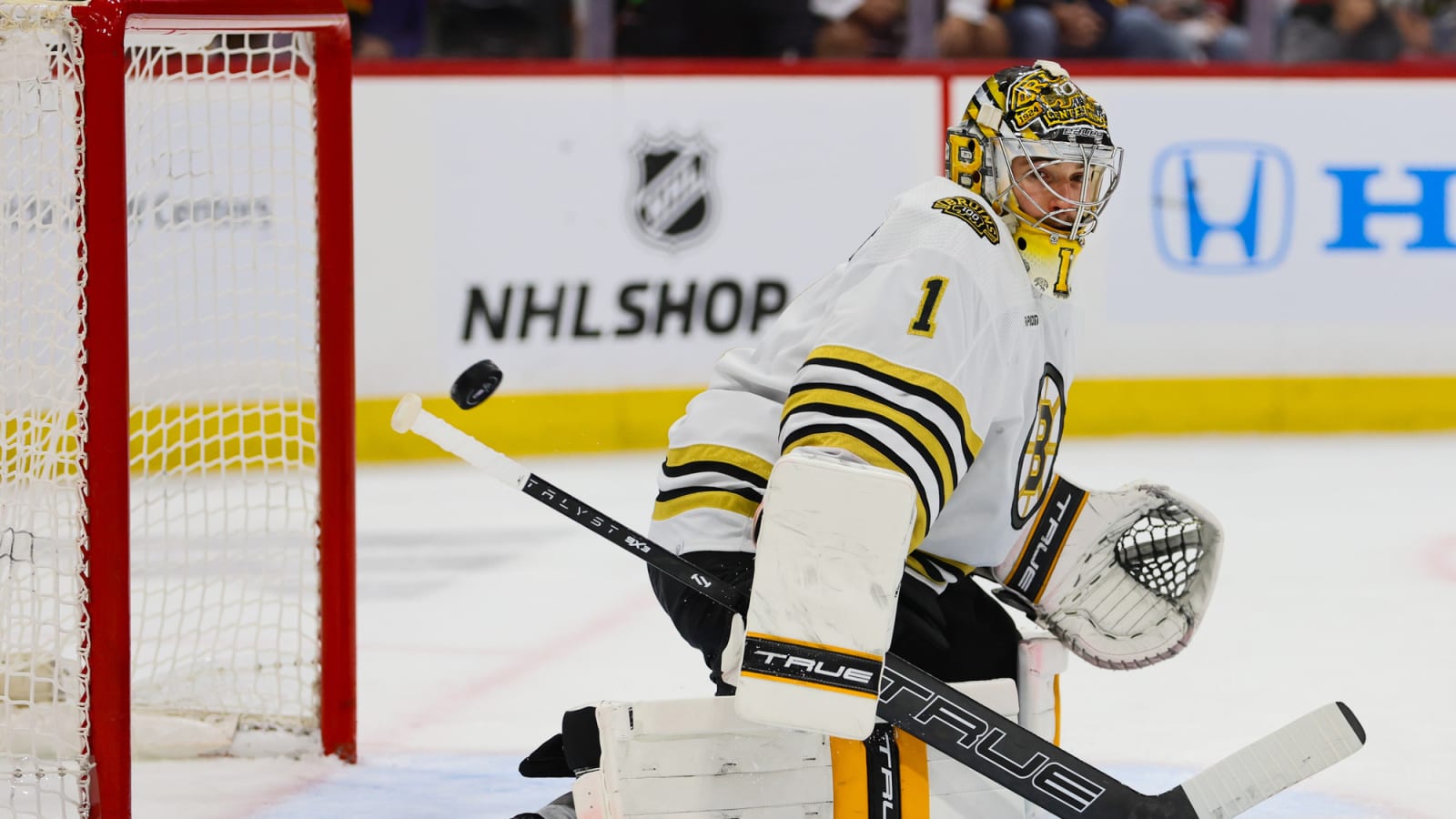 Ryan Whitney reveals Bruins' offer to RFA goaltender Jeremy Swayman