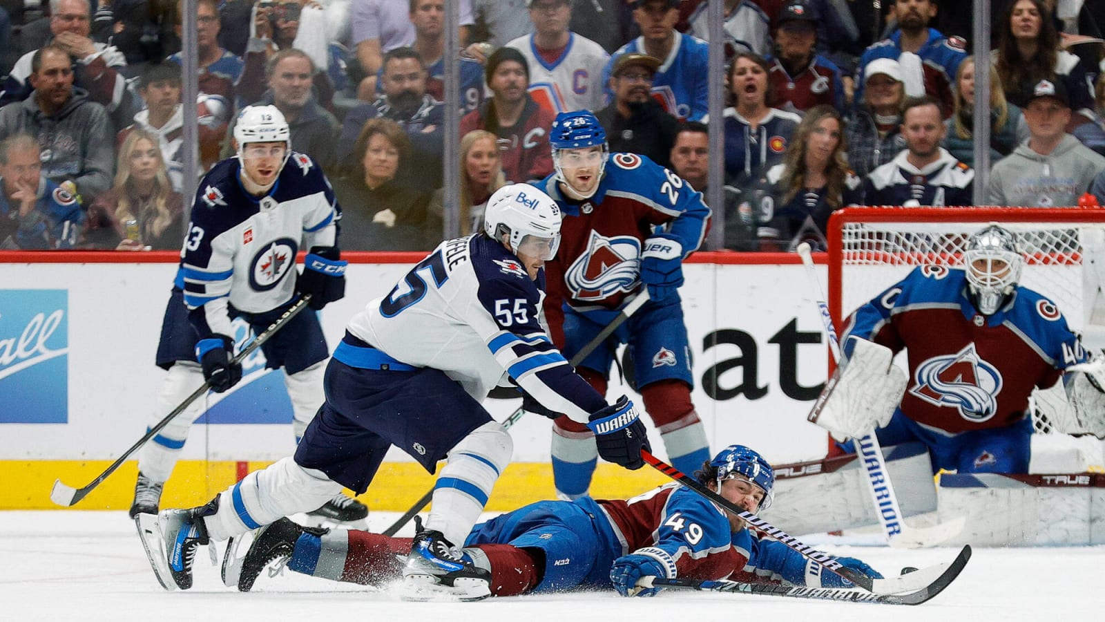 Avalanche Bury Jets 6-2 in Game 3, Snatch 2-1 Series Lead