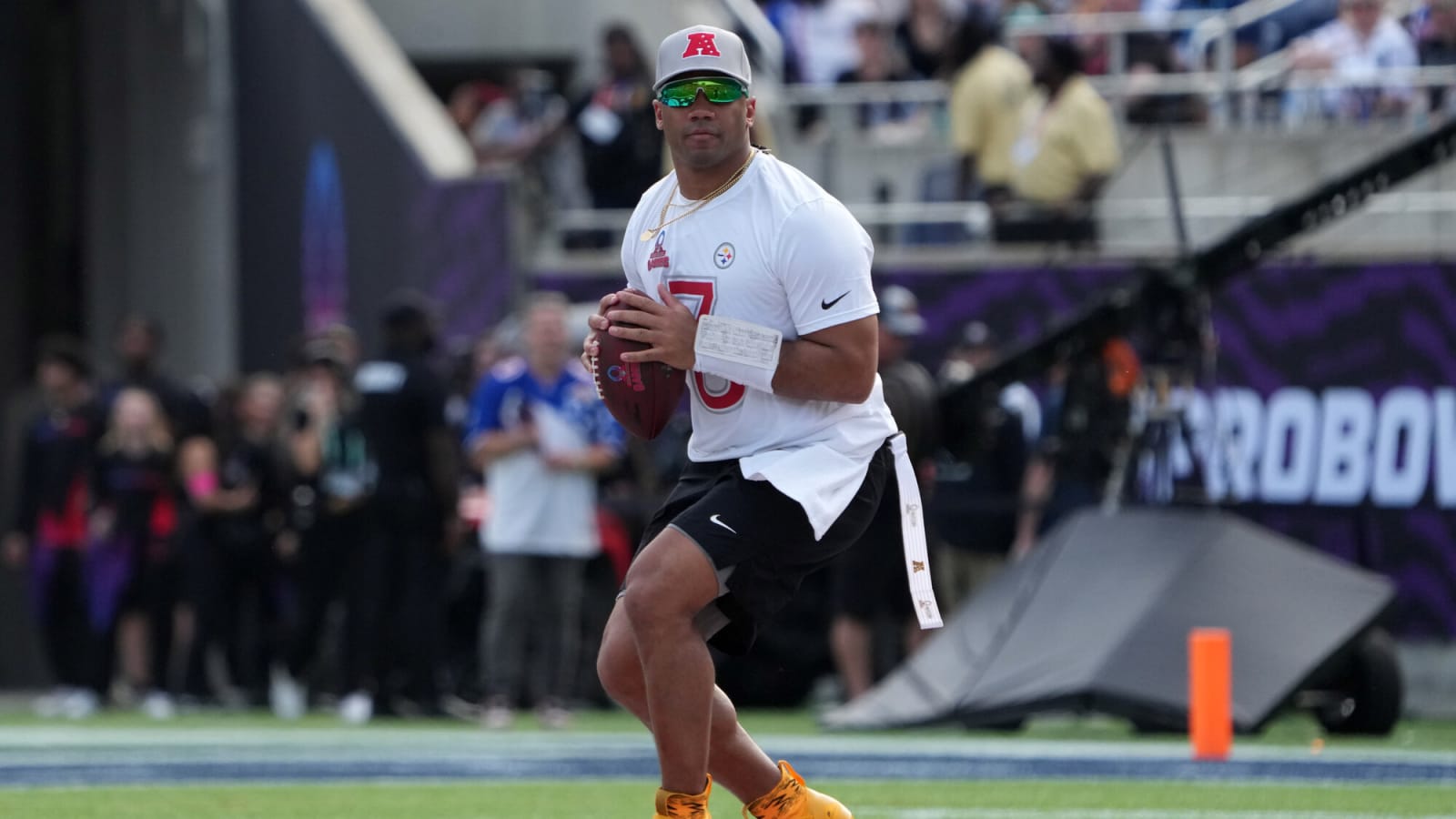 Russell Wilson set to visit with this surprising AFC team