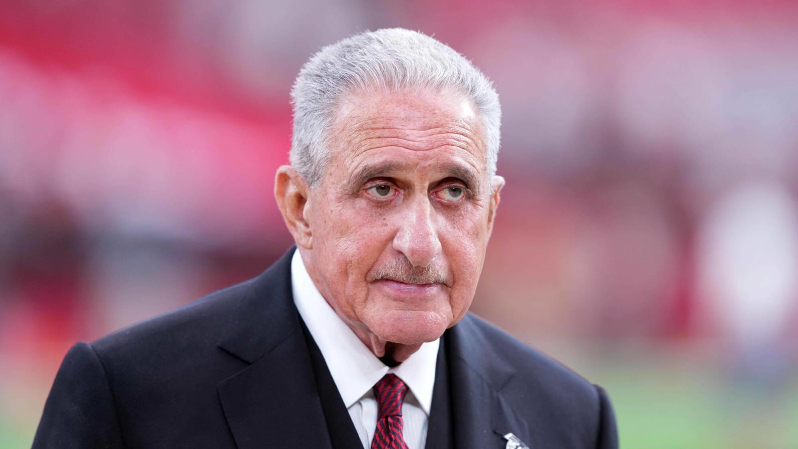 Arthur Blank higher on Justin Fields than Falcons staffers?