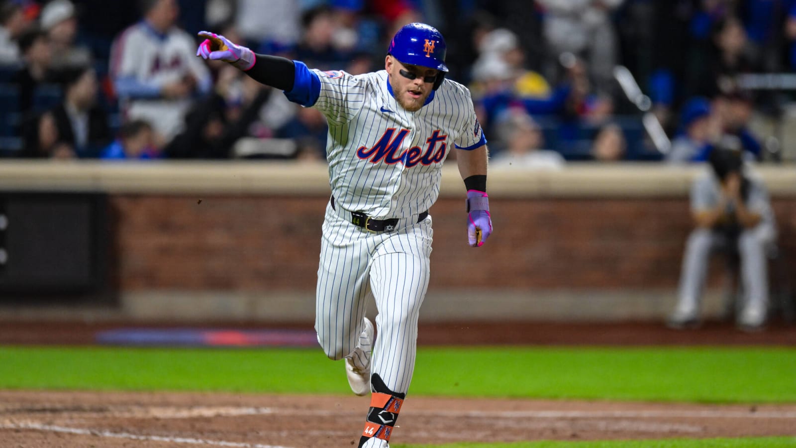 Mets notch fourth win in last five games over Pirates & gain ground in NL East