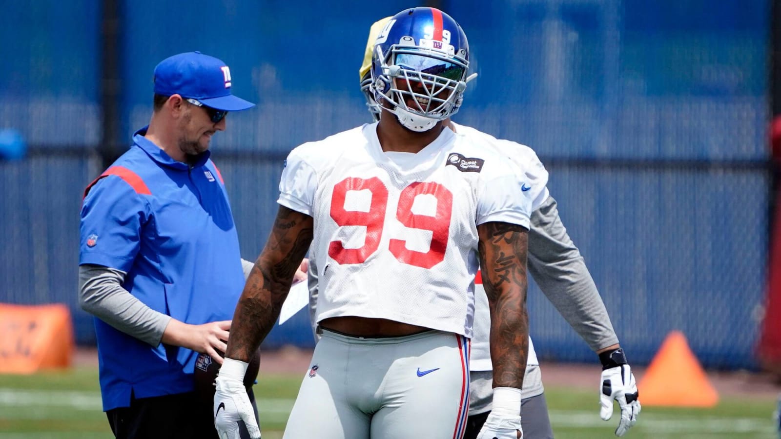 Should the Giants extend DL Leonard Williams to clear salary space?