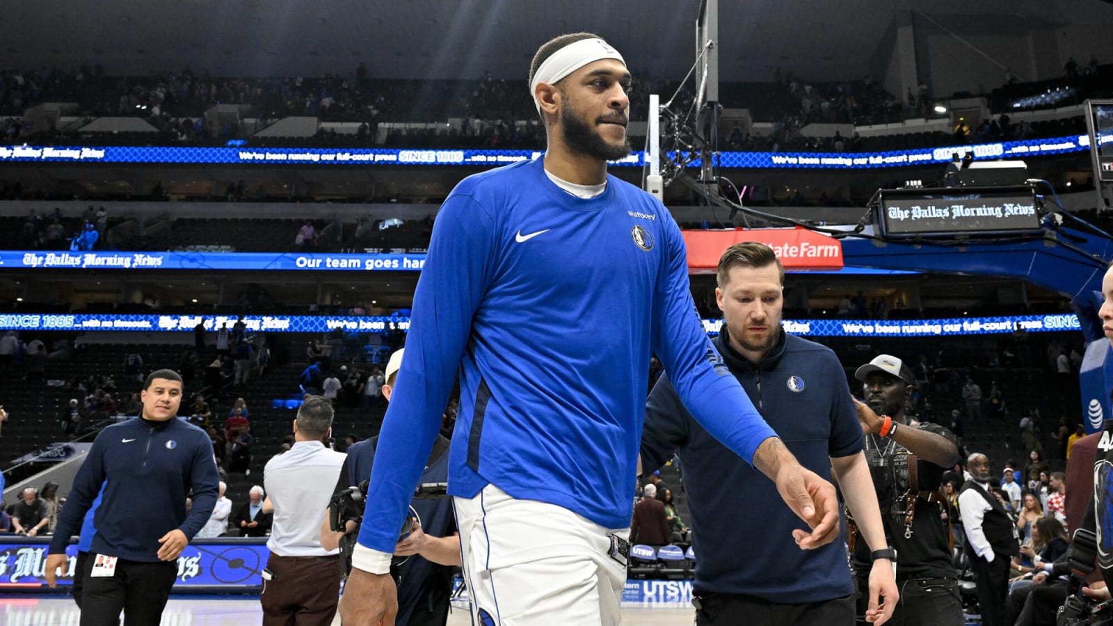 Watch: Mavs big man narrowly misses Wilt Chamberlain record