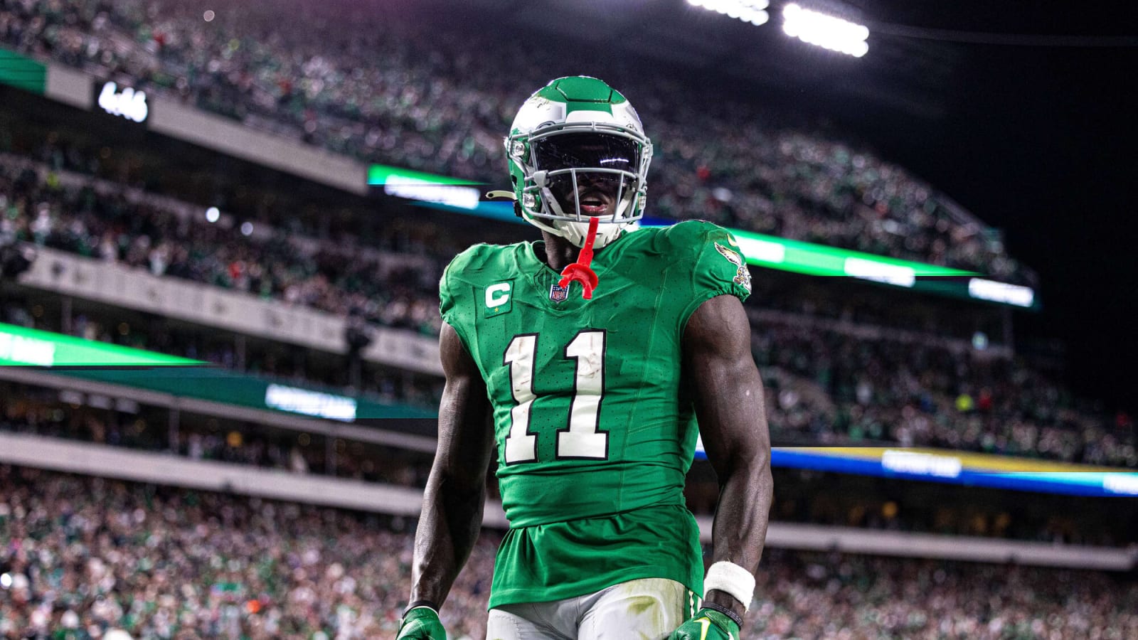 Philadelphia Eagles show stars in Kelly green alternate uniforms