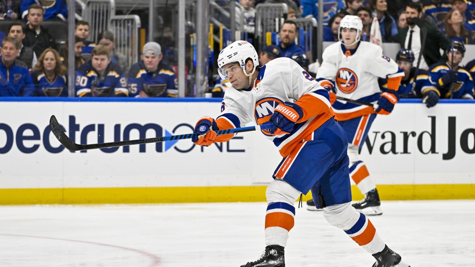 Bruins can add scoring depth with struggling Islander Oliver Wahlstrom