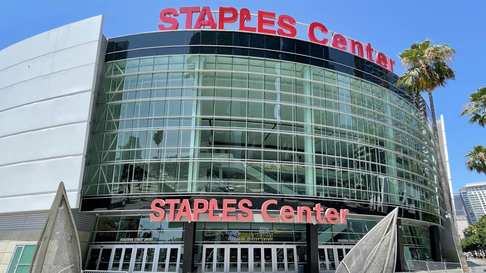 L.A. approves strict vax mandates that affect Lakers, Clippers