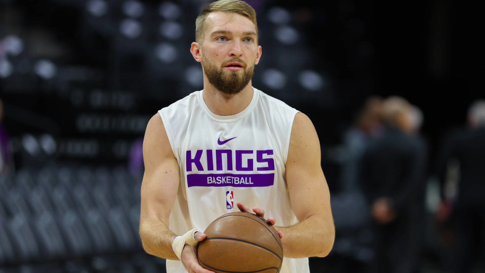 Kings F Domantas Sabonis determined to avoid surgery and play through thumb injury