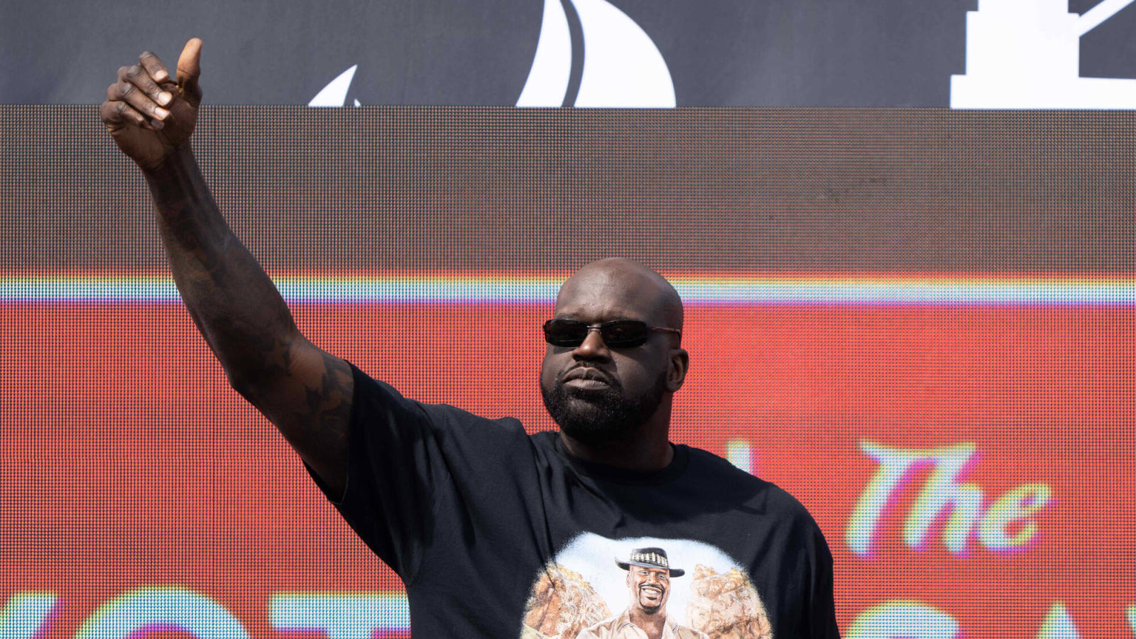 Shaquille O'Neal to entertain Phillies fans with postgame concert